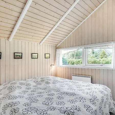 Amazing Home In Tranekaer With Sauna * Tranekær