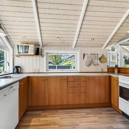 Amazing Home In Tranekaer With Sauna بيت للعطل *