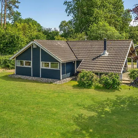 Amazing Home In Tranekaer With Sauna بيت للعطل